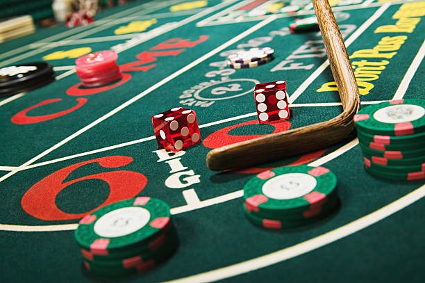 slot 5000 mobile app interface showing sportsbook and live-dealer options